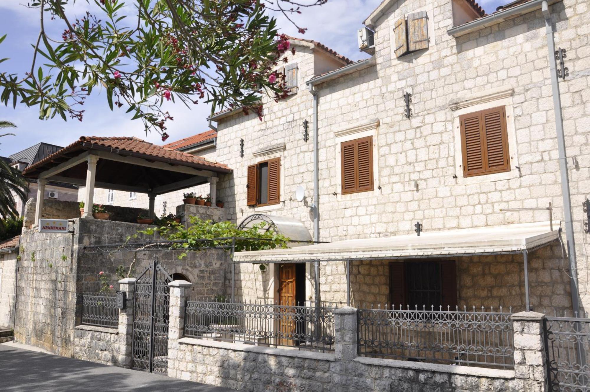 Apartments Vujosevic コトル エクステリア 写真